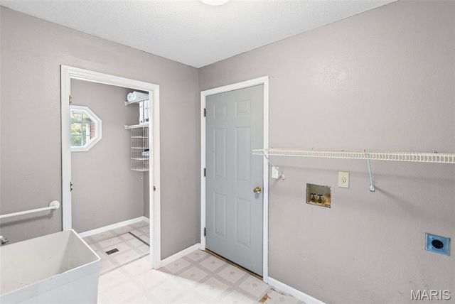 204 Piney Woods Drive, Swansea, IL 62226