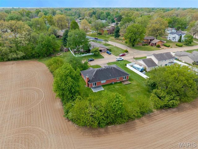 204 Piney Woods Drive, Swansea, IL 62226