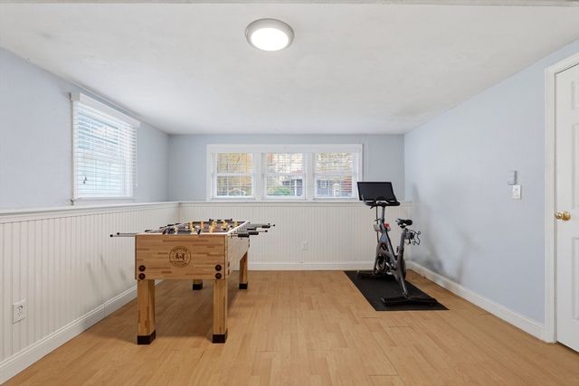 8 Bicknell St, Foxboro, MA 02035