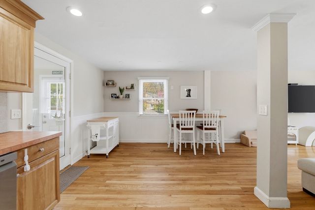 8 Bicknell St, Foxboro, MA 02035