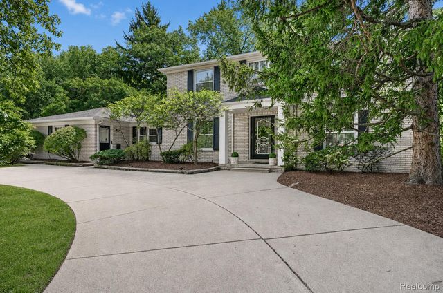 4855 Thorntree Drive, West Bloomfield Charter Township, MI 48322