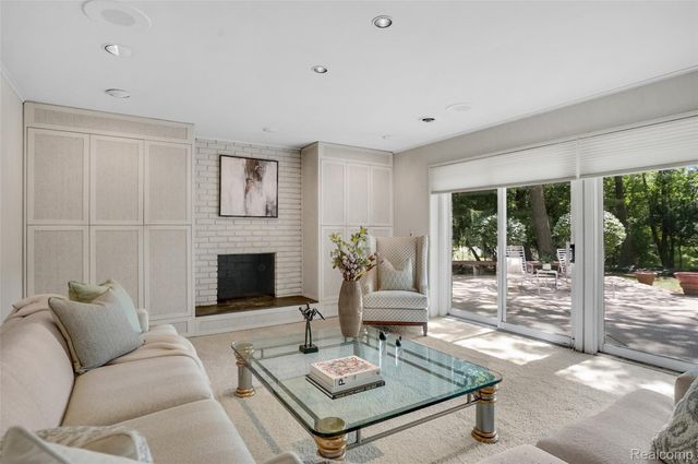 4855 Thorntree Drive, West Bloomfield Charter Township, MI 48322