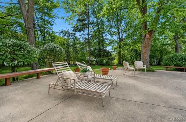 4855 Thorntree Drive, West Bloomfield Charter Township, MI 48322