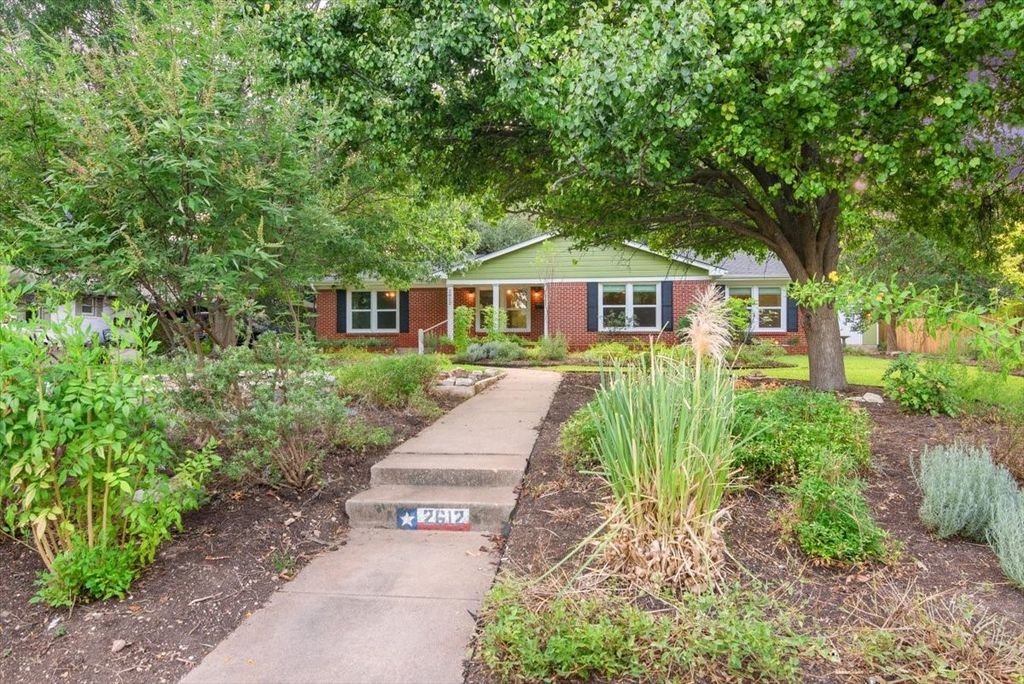 2612 Starr Drive, Waco, TX 76710