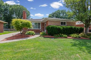 19924 Chalon Street, St Clair Shores, MI 48080