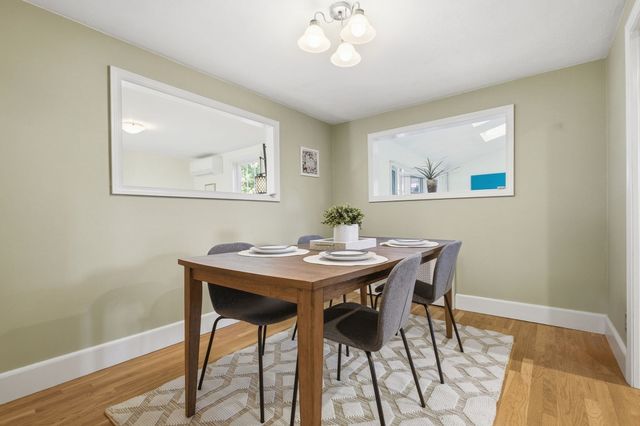 1 Great Pines Ave, Burlington, MA 01803