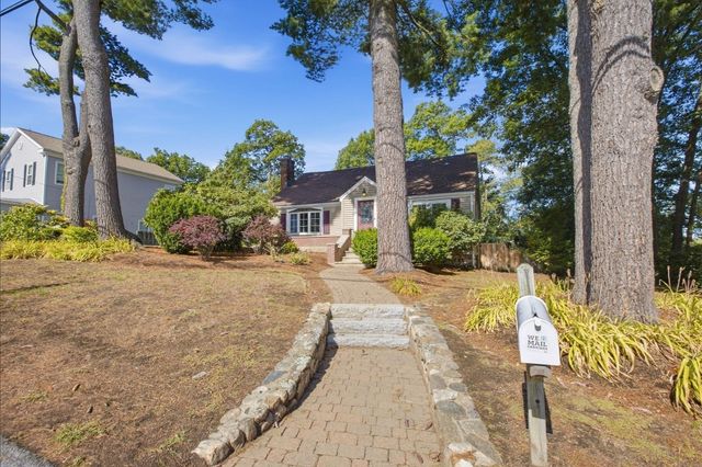 1 Great Pines Ave, Burlington, MA 01803