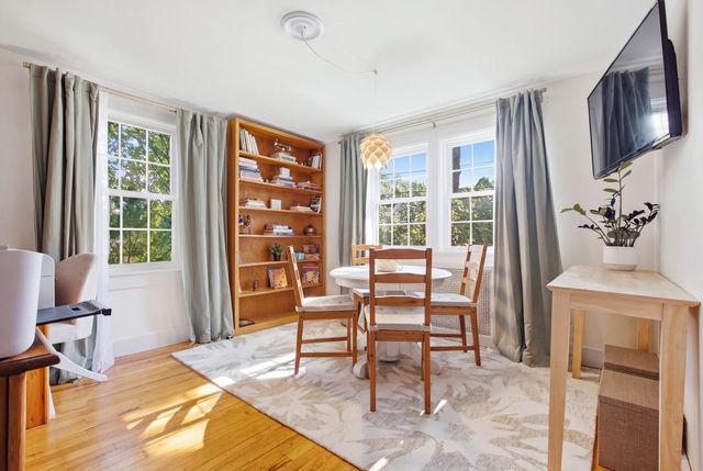 1 Great Pines Ave, Burlington, MA 01803