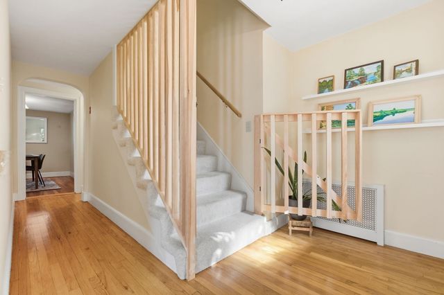 1 Great Pines Ave, Burlington, MA 01803