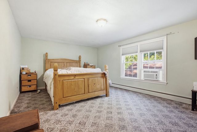 1 Great Pines Ave, Burlington, MA 01803