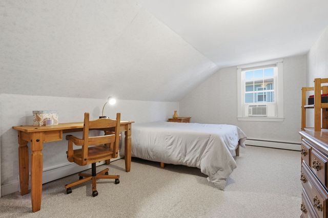 1 Great Pines Ave, Burlington, MA 01803