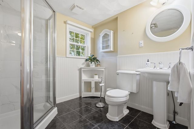 1 Great Pines Ave, Burlington, MA 01803