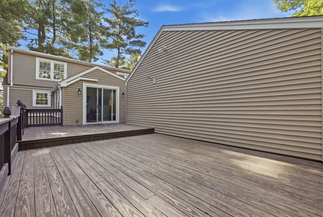 1 Great Pines Ave, Burlington, MA 01803