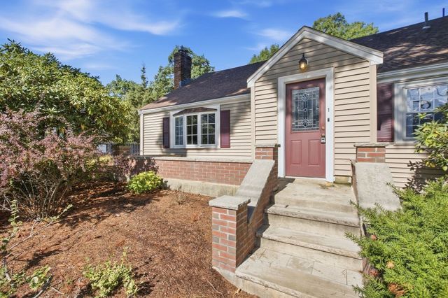1 Great Pines Ave, Burlington, MA 01803