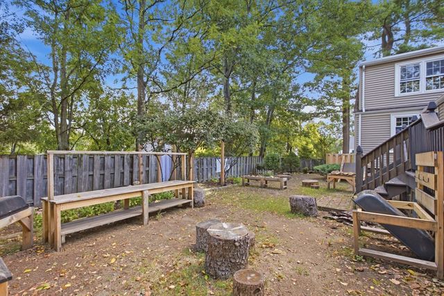 1 Great Pines Ave, Burlington, MA 01803