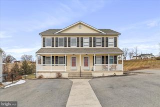 257,259,261 SCHOOL HOUSE DR, Hedgesville, WV 25427