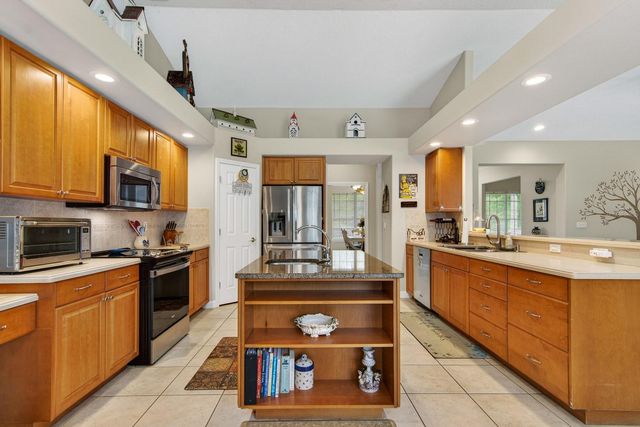 6130 BRIDLEFORD DRIVE, Wesley Chapel, FL 33545
