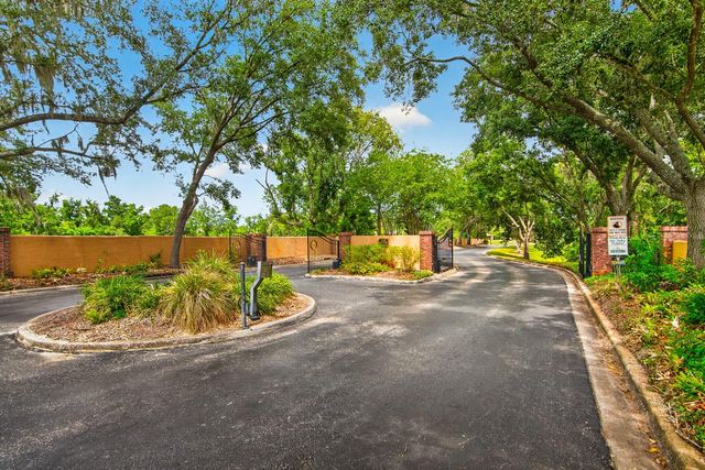 6130 BRIDLEFORD DRIVE, Wesley Chapel, FL 33545