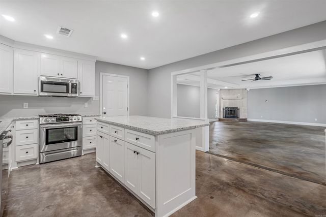 18 Arbor Oaks Drive, Sherwood, AR 72120