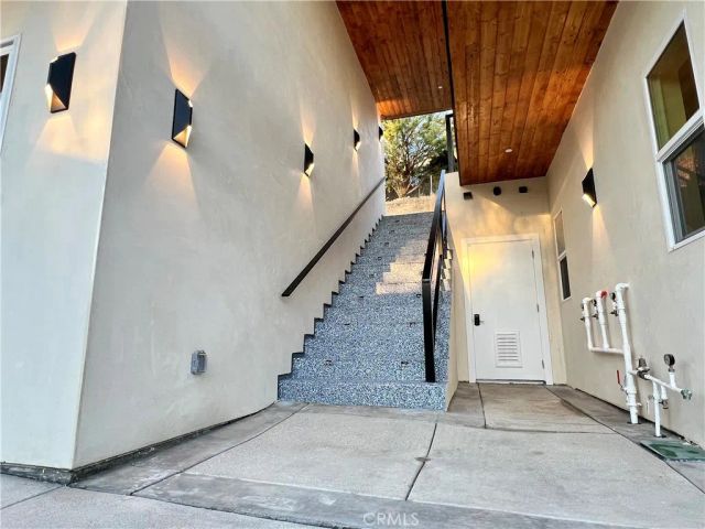 23443 Balmoral Lane E, West Hills, CA 91307