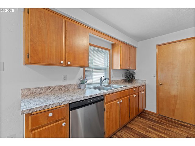 1804 N ALDERSGATE Ln, Newberg, OR 97132