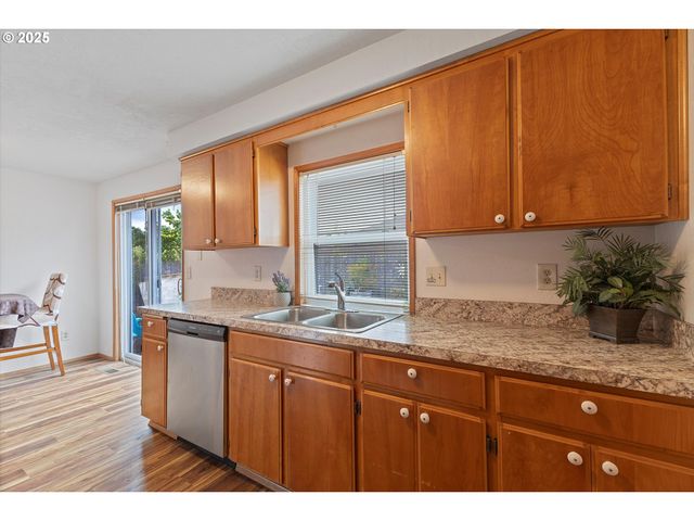 1804 N ALDERSGATE Ln, Newberg, OR 97132