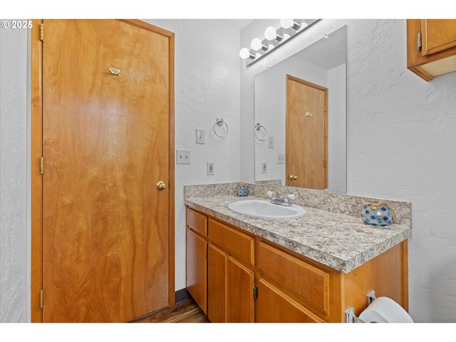 1804 N ALDERSGATE Ln, Newberg, OR 97132