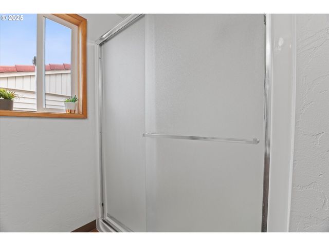 1804 N ALDERSGATE Ln, Newberg, OR 97132