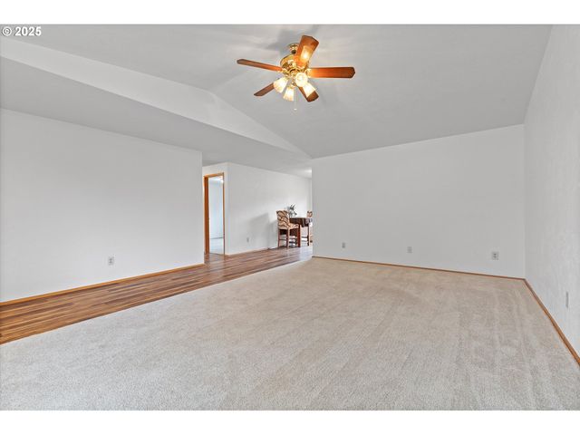 1804 N ALDERSGATE Ln, Newberg, OR 97132