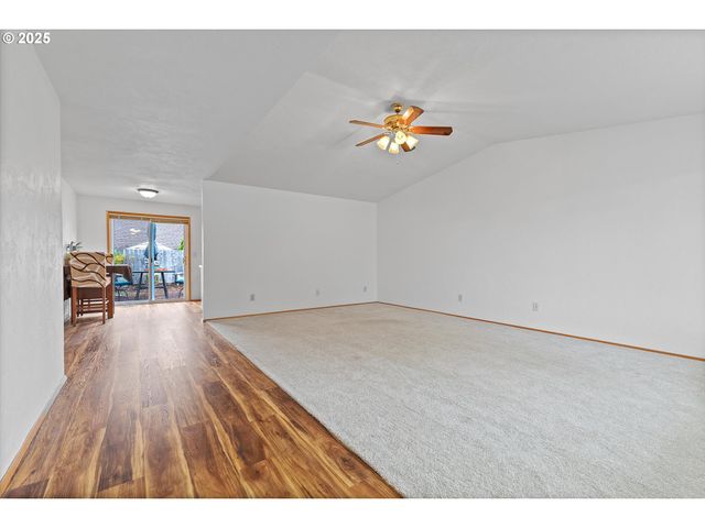 1804 N ALDERSGATE Ln, Newberg, OR 97132