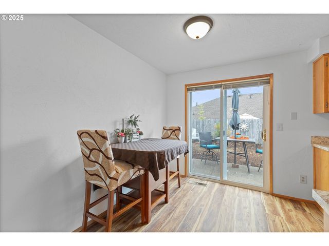 1804 N ALDERSGATE Ln, Newberg, OR 97132