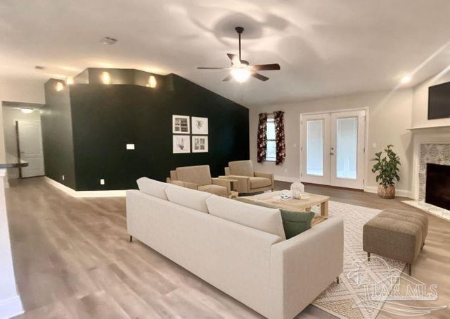 8431 Ferlon Ave, Pensacola, FL 32526