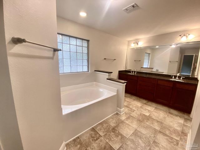 8431 Ferlon Ave, Pensacola, FL 32526