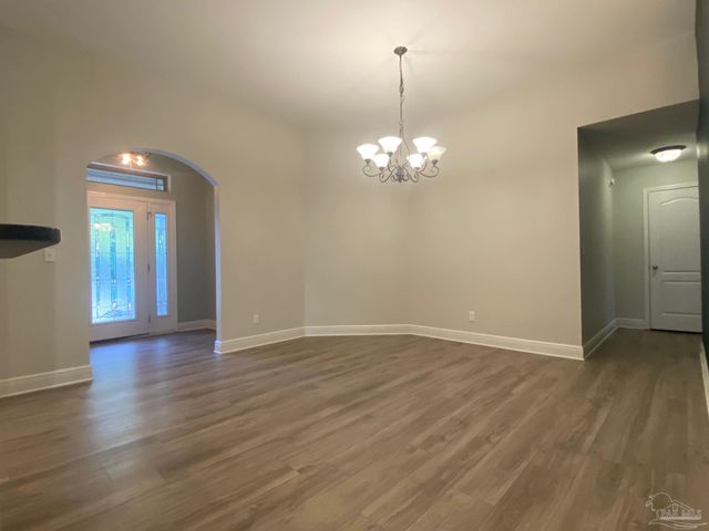 8431 Ferlon Ave, Pensacola, FL 32526