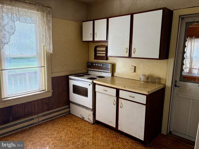 207 CHESTNUT ST, Downingtown, PA 19335