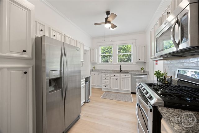314 E 51st Street, Savannah, GA 31405