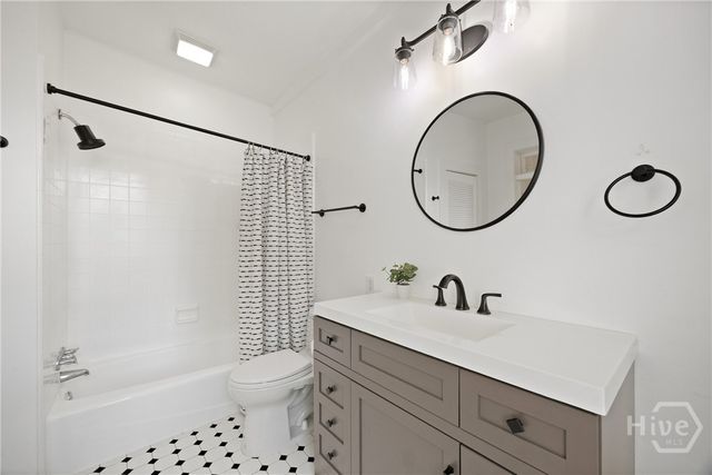 314 E 51st Street, Savannah, GA 31405