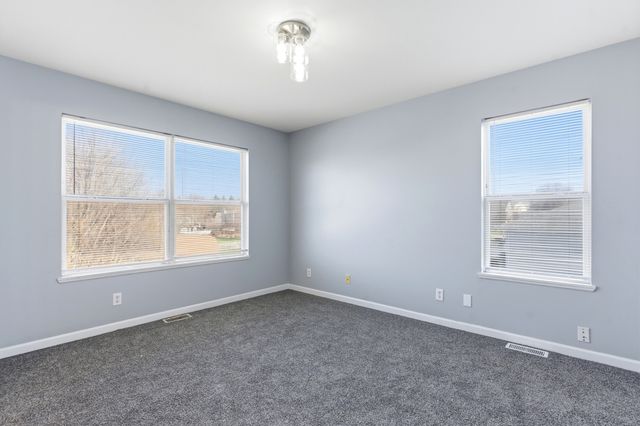 1824 B Country Hills Drive B, Yorkville, IL 60560