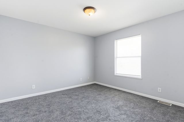 1824 B Country Hills Drive B, Yorkville, IL 60560