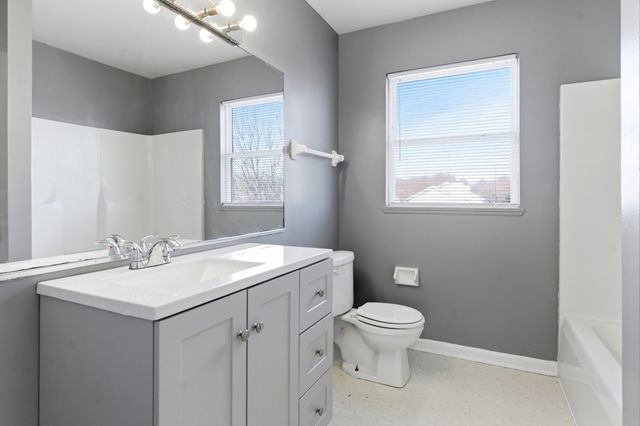 1824 B Country Hills Drive B, Yorkville, IL 60560