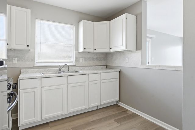 1824 B Country Hills Drive B, Yorkville, IL 60560