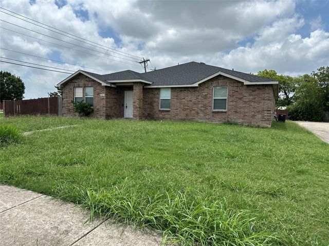 2803 Amber Waves Lane, Lancaster, TX 75134