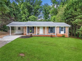 414 Landers SW Drive, Mableton, GA 30126
