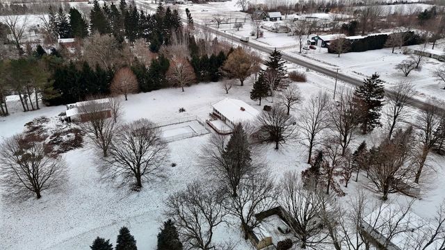 16351 S Oakley Road, Chesaning Twp, MI 48616