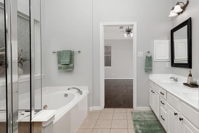 131 S Spinning Wheel Circle, The Woodlands, TX 77382