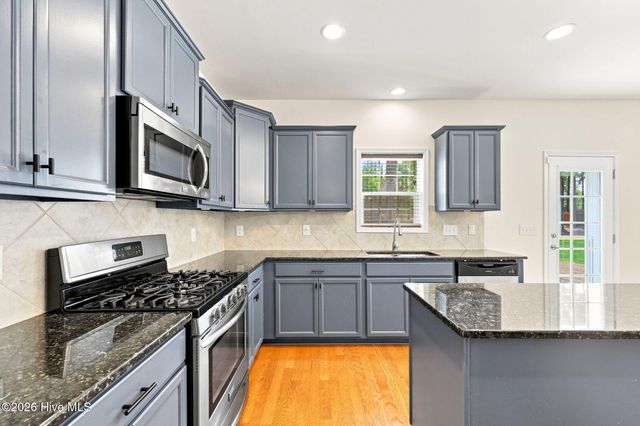 1105 Whitney Drive, Aberdeen, NC 28315
