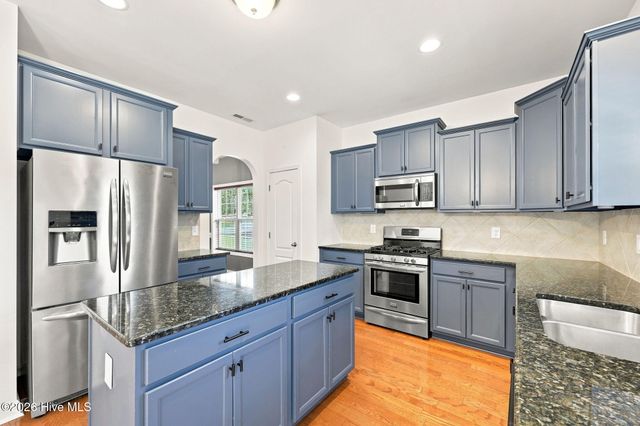 1105 Whitney Drive, Aberdeen, NC 28315