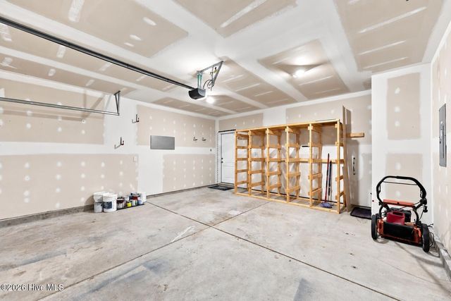 1105 Whitney Drive, Aberdeen, NC 28315