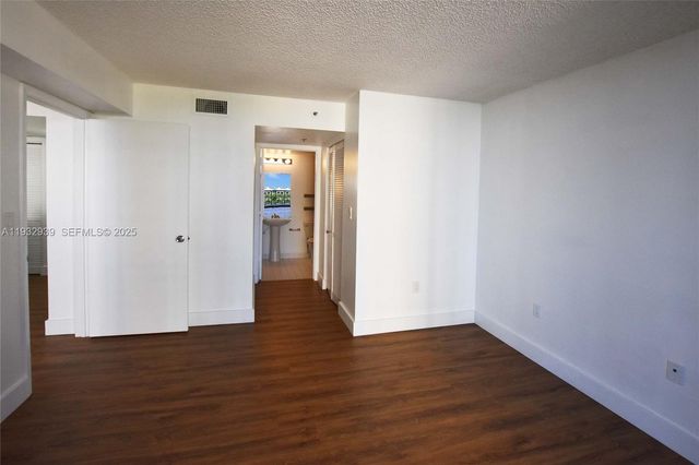 540 Brickell Key Dr 826, Miami, FL 33131