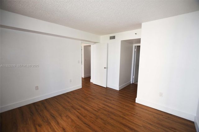 540 Brickell Key Dr 826, Miami, FL 33131